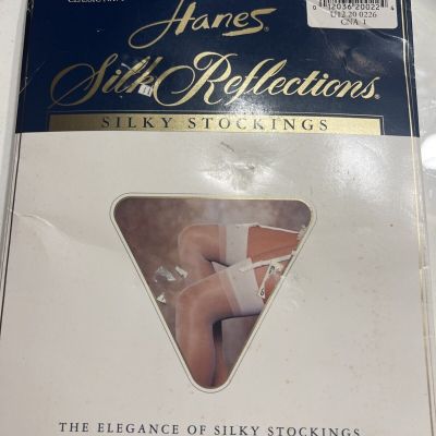 NOS Hanes Silk Reflections 90s 2 PAIR STOCKINGS Sandalfoot SIZE 1,Classic  Navy